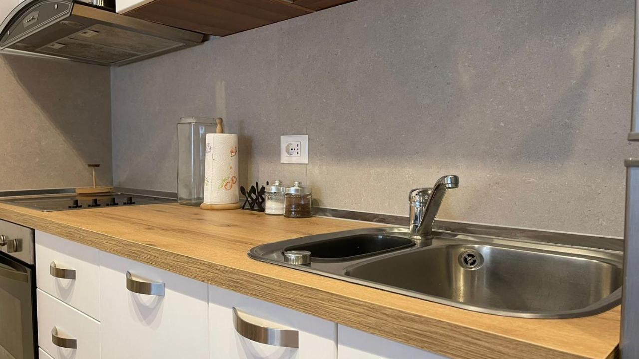 61°bs Charming @bllok Apartment Tirana